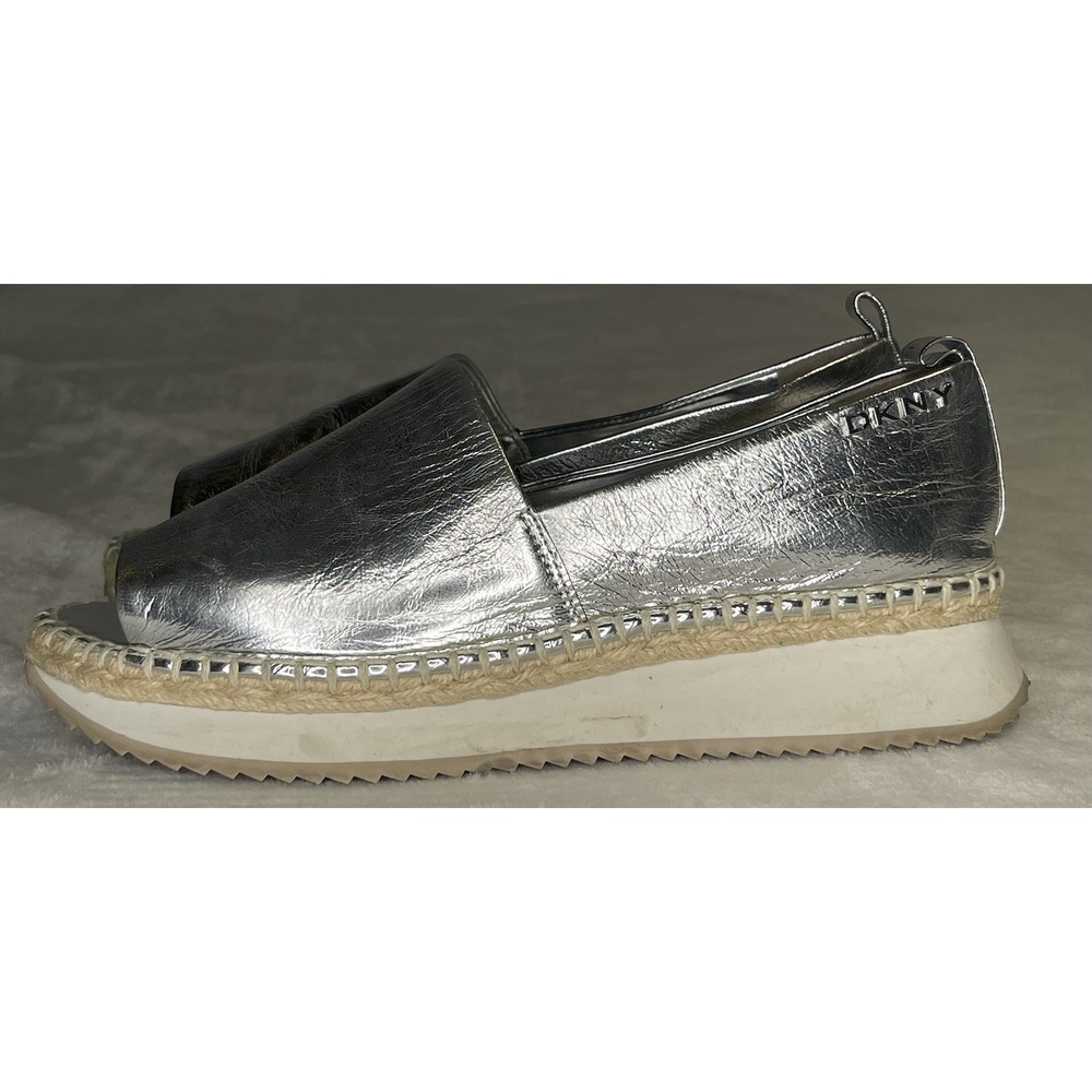 DKNY Orza Open Toe Wedge Size 9.5 Silver Platform Espadrille Sneaker Peep Toe